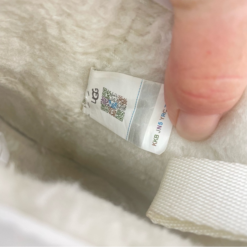 UGG Classic Clear Mini Pixelate Boots - Picture 5 of 16